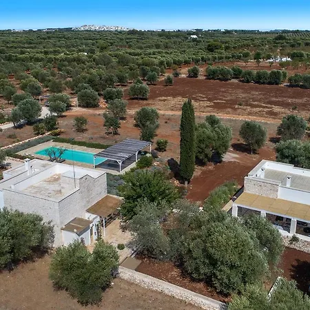 Casale Con Cipresso Ostuni