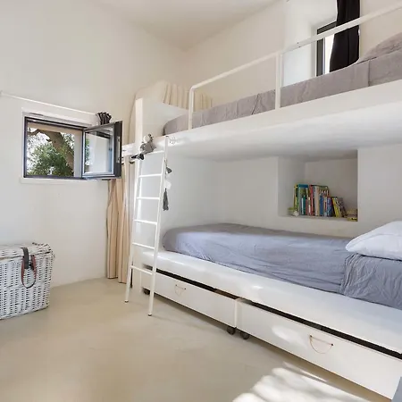 Casale Con Cipresso * Остуни