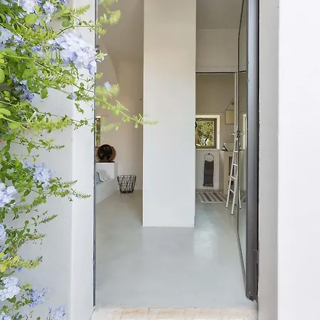 Casale Con Cipresso * Остуни